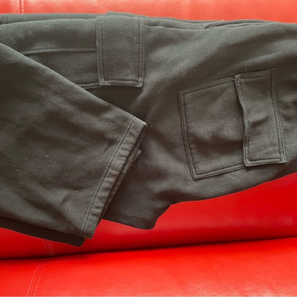 XL black cargo sweatfleece sweat fleece mega fit cozy aritzia - Picture 2 of 6